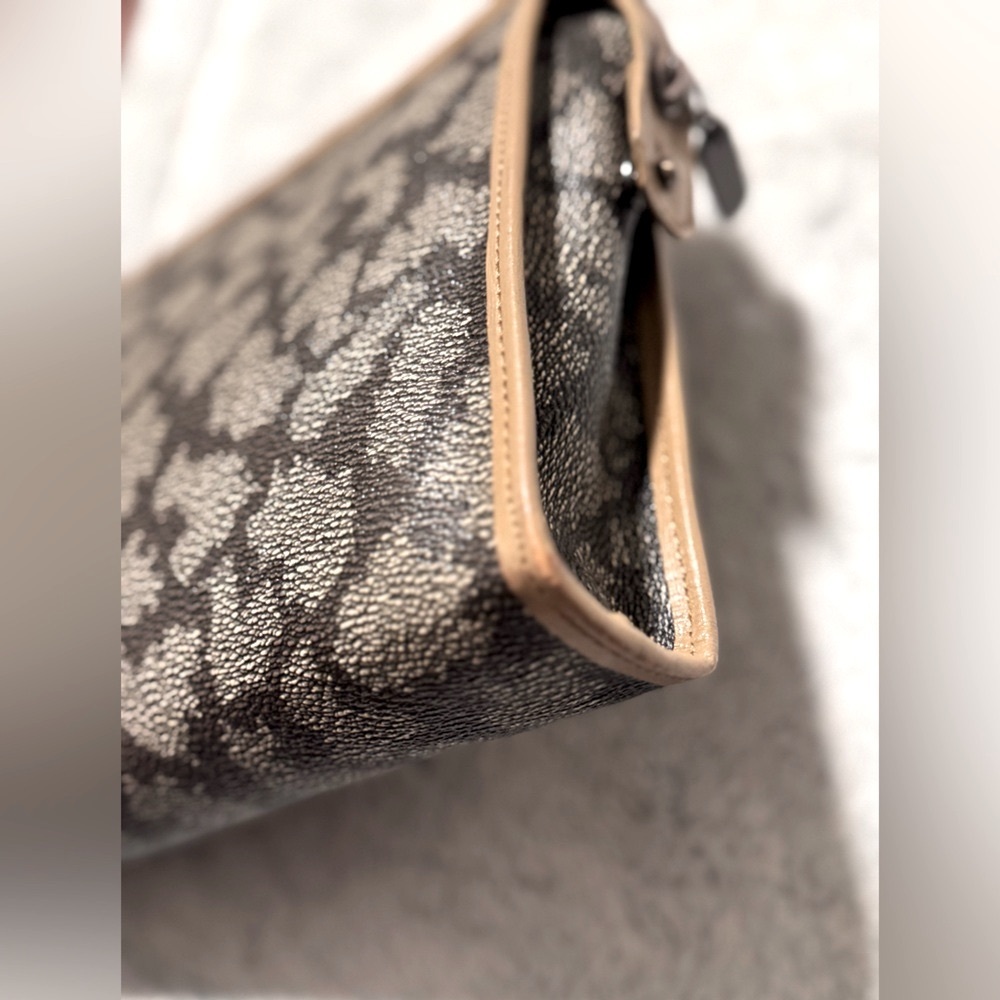 Yves Saint Laurent Vintage Clutch - Picture 14 of 14